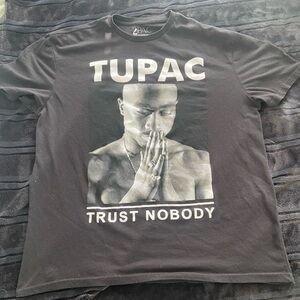 Black Graphic T-Shirt of Tupac “Trust Nobody” S XL